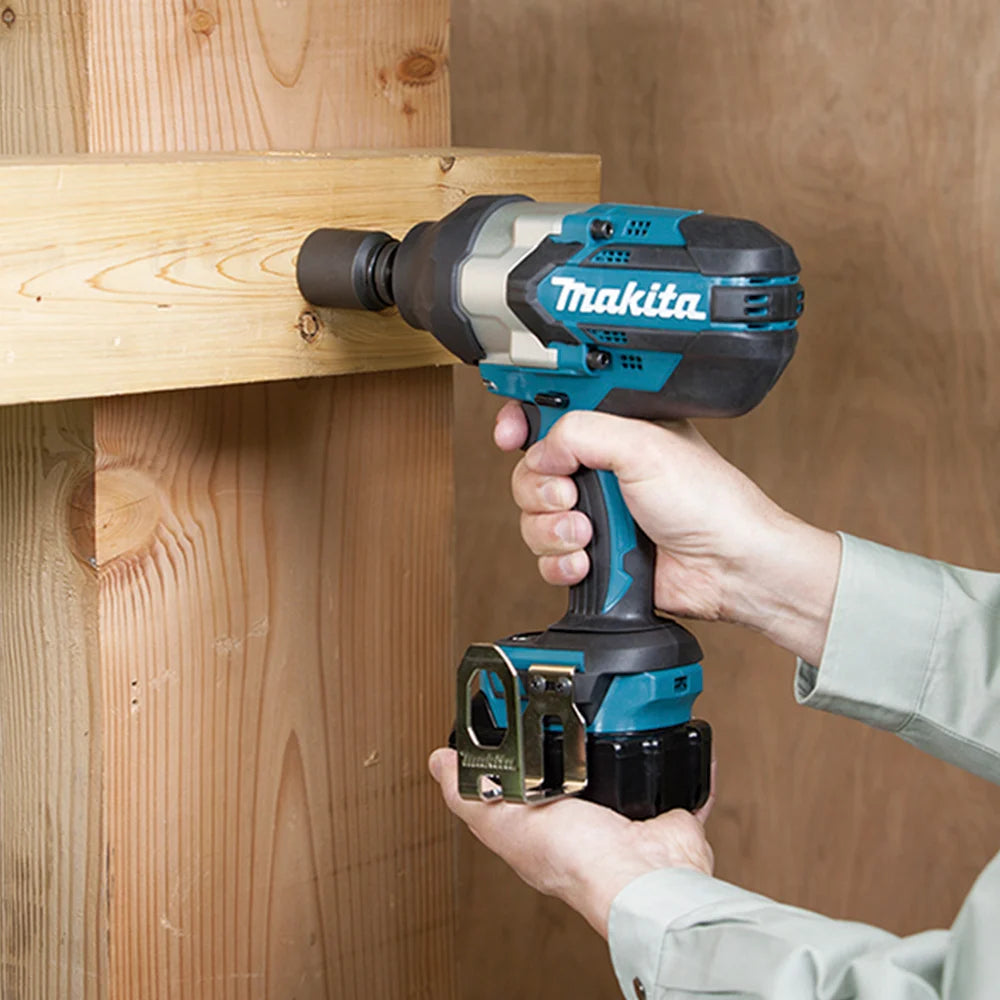 Kit Atornillador Pistola de Impacto Inalámbrico Makita + 2 Baterías y 26 Accesorios Regalo